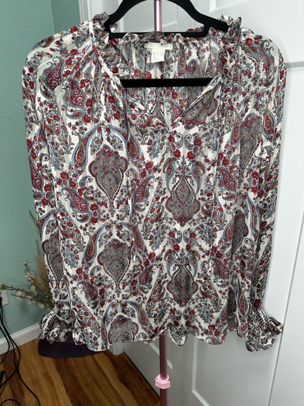 H&M Women's Paisley Ruffle Neck Blouse - White Red and Blue Print boho Size US 4